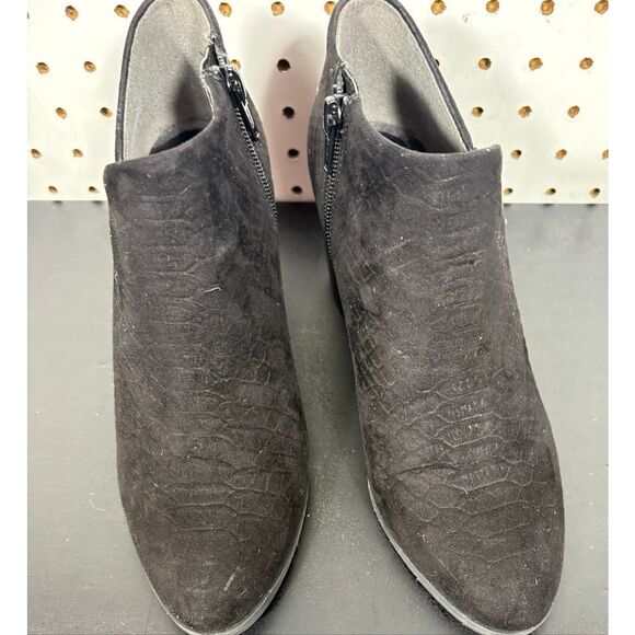 BC Footwear Womens Kettle Black Faux Suede Snake Print Ankle Zip Boots Size 6.5 - Picture 4 of 11